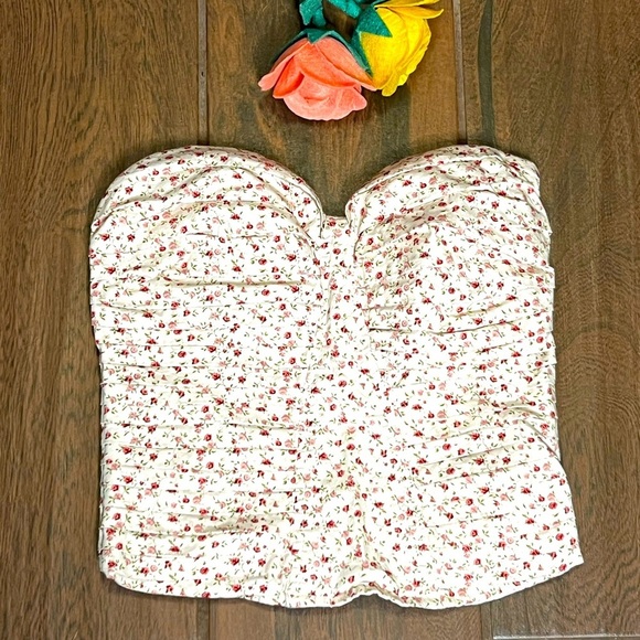 Urban outfitters silence and noise strapless floral top - Picture 1 of 3